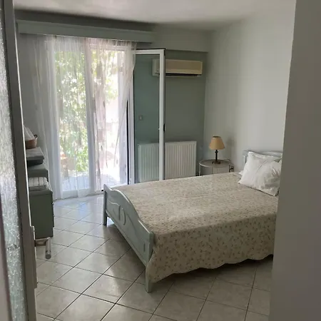 Atrium Apartment *